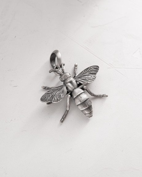 Серебряный кулон BEE 5