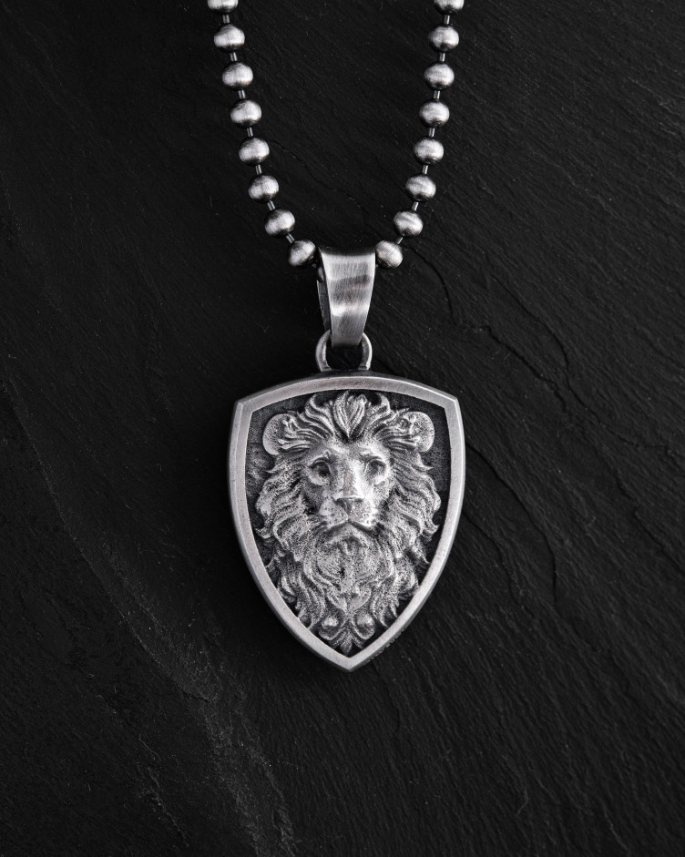 Срібний кулон THE WISDOM OF THE LION