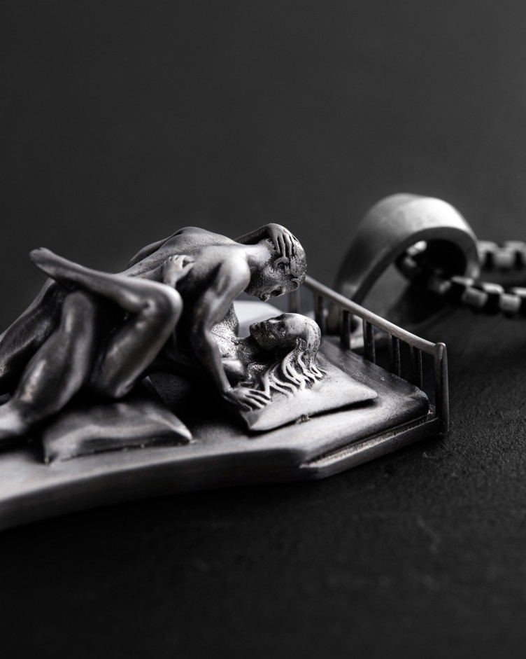 Серебряный кулон IN BED 2