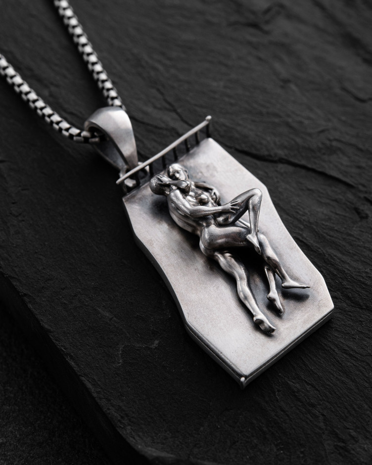 Серебряный кулон IN BED