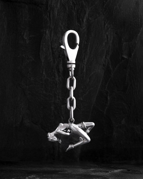 Серебряный брелок SHIBARI – INVERTED SUSPENSION / Аксессуары