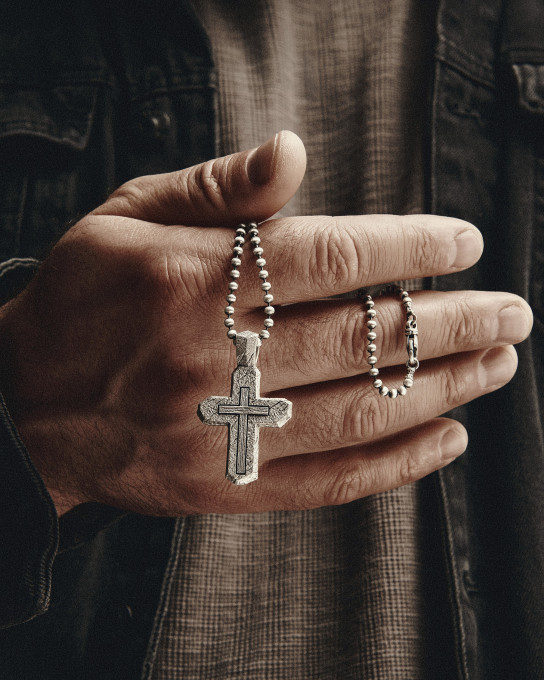 Серебряный крест CALVARY CROSS. IN GOD WE TRUST / Кулоны