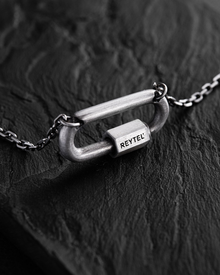 Серебряный кулон на цепочке KARABIN 2