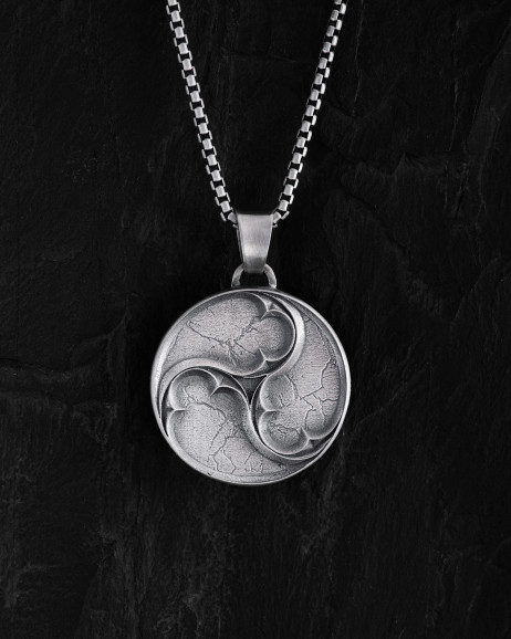 Серебряный кулон TRISKELION / Кулоны
