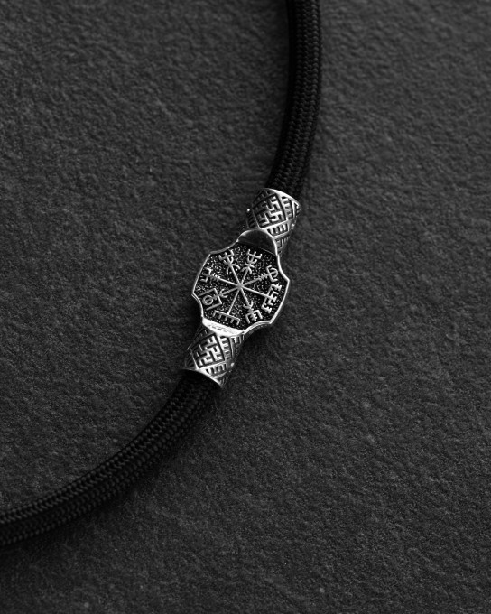 Шелковый шнурок VEGVISIR. SVARGA с серебряными вставками / Цепочки + 5