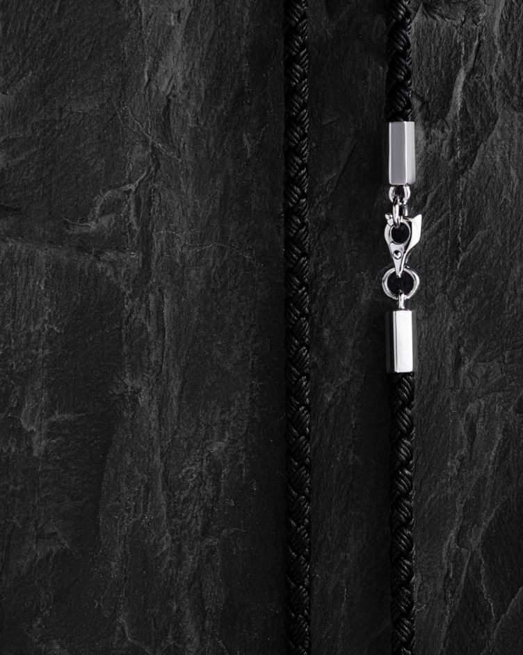 Шелковый шнурок FACET со вставками из белого золота