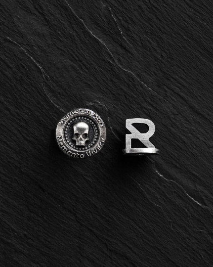 Серебряная моносерьга MEMENTO MORI. VIVERE MEMENTO / Серьги