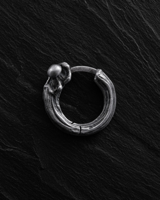 Срібна сережка - кільце BONE / Сережки