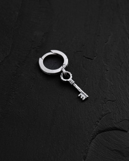 Серебряная моносерьга KEY / Серьги + 3