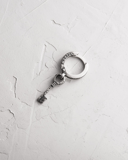 Срібна моносережка KEY / Сережки + 5