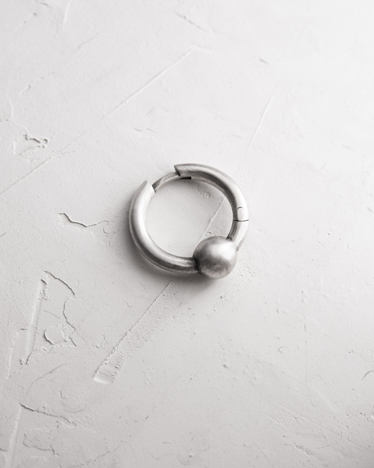 Silver single earring GRAVITY 4