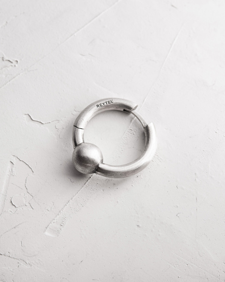 Silver single earring GRAVITY 6