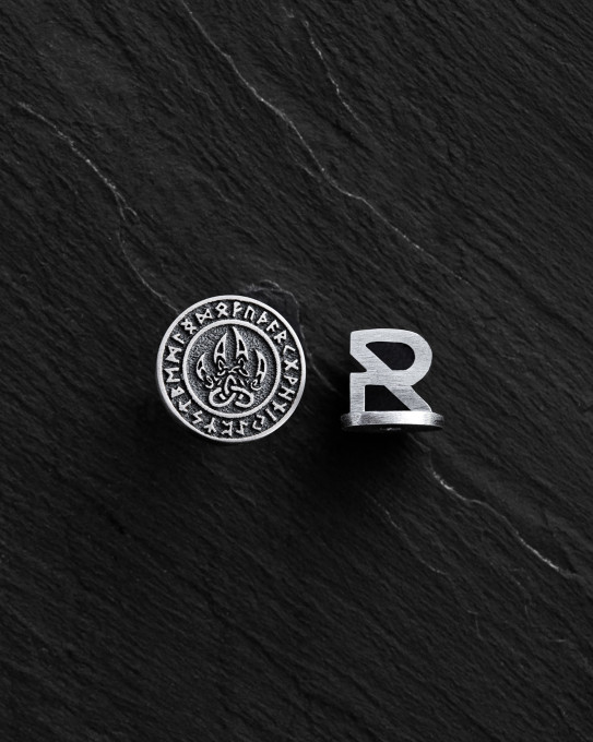 Срібна моносережка BEAR'S PAW. RUNES / Сережки