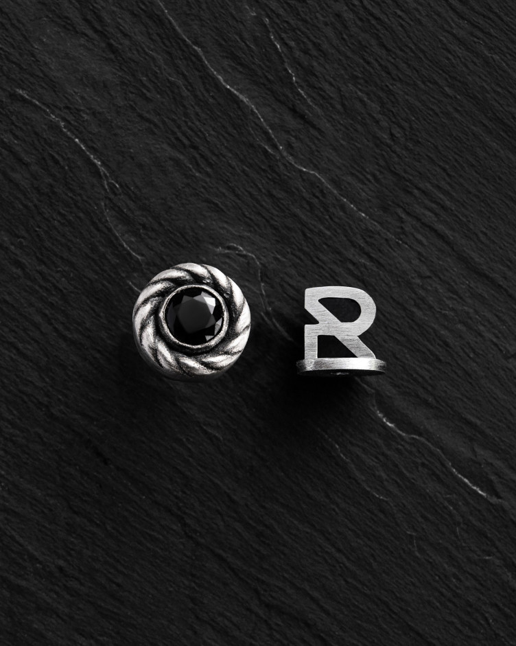 Серебряная моносерьга REEKS. BLACK STONE
