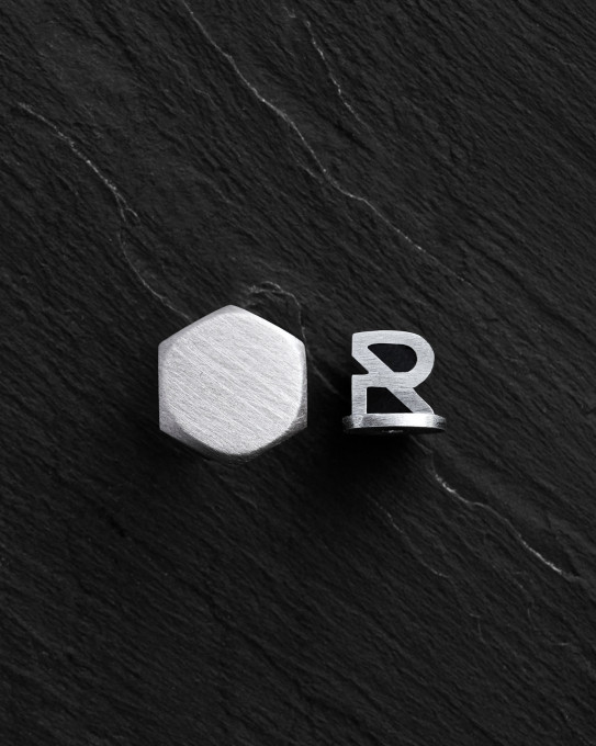 Серебряная моносерьга HEXAGON / Серьги