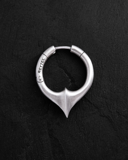 Серебряная моносерьга REBELLION / Серьги