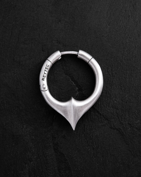 Серебряная моносерьга REBELLION