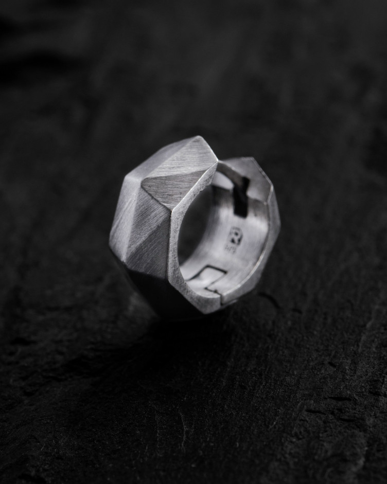 Серебряная моносерьга FACETS 3