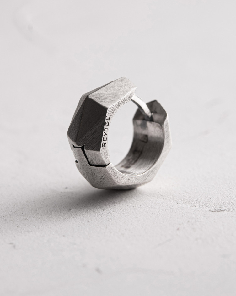 Серебряная моносерьга FACETS 2