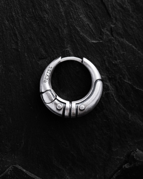 Серебряная моносерьга AXE 5