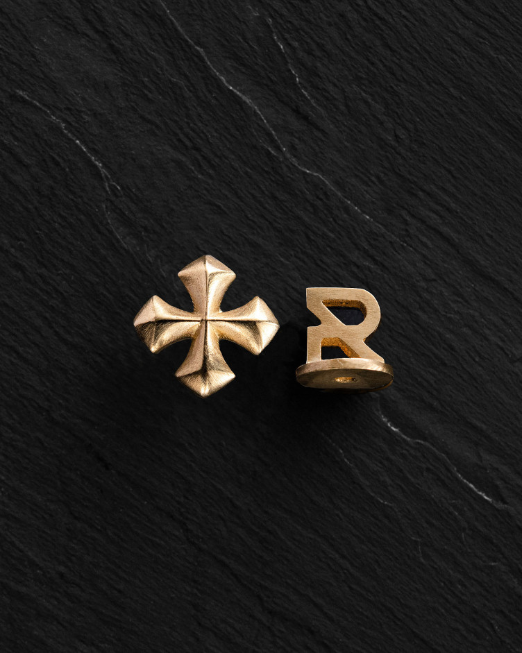 Mono earring CROSS PATTÉE ​(14k yellow gold)