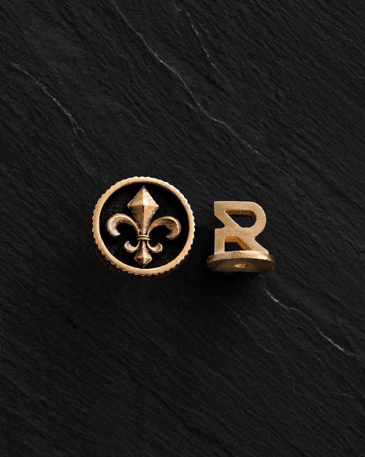 Mono earring FLEUR DE LIS ​(14k yellow gold)