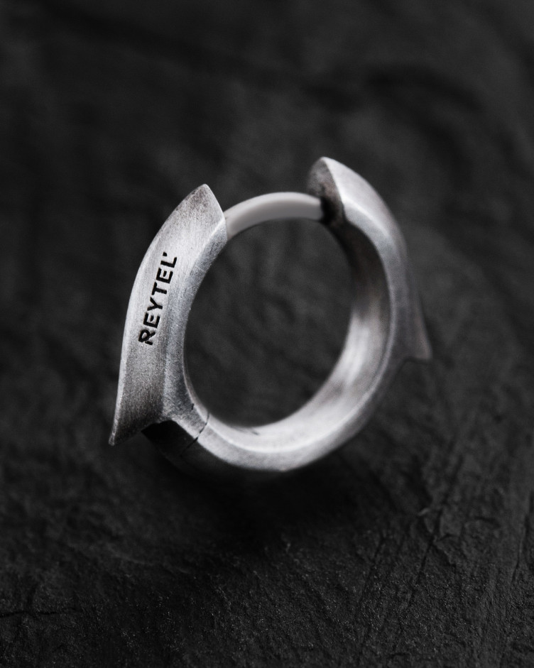 Срібна сережка - кільце IGNEO 2