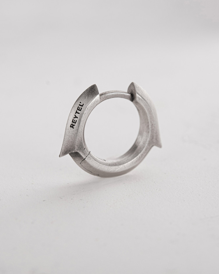 Срібна сережка - кільце IGNEO 4