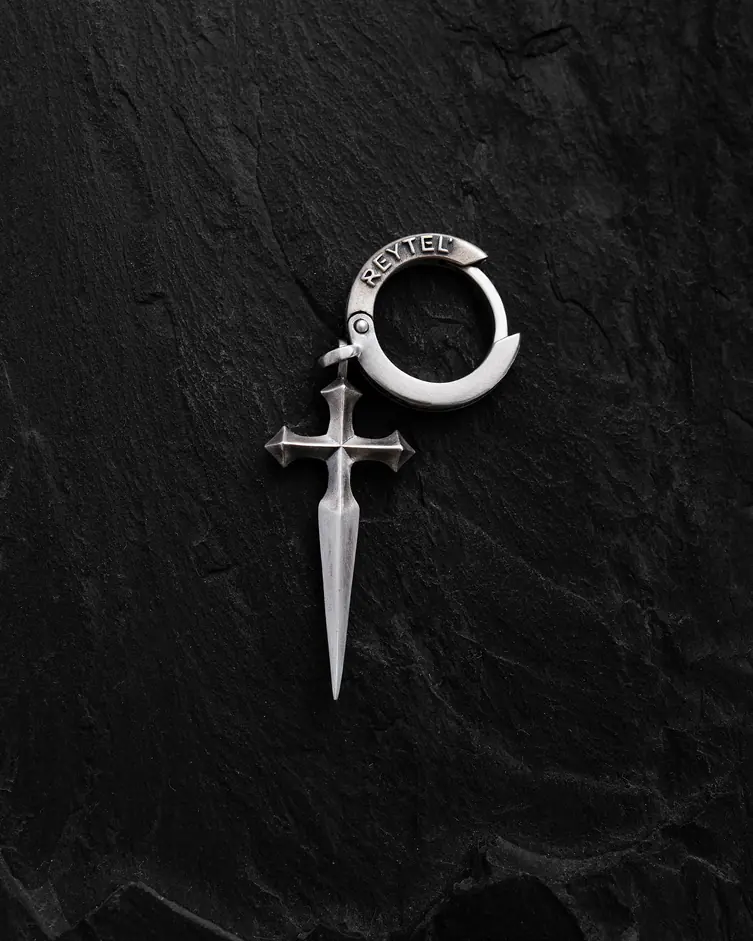 Срібна сережка - кільце SWORD. Ціна ₴ 3 110. Купити в Києві та