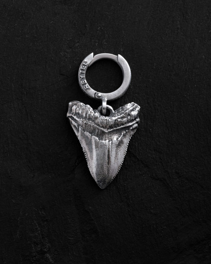 Серебряная моносерьга MEGALODON SHARK TOOTH