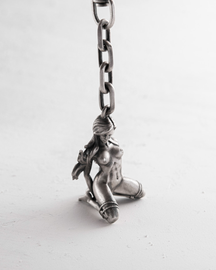 Серебряный брелок NAKED 6