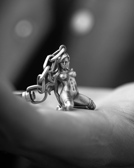 Серебряный брелок NAKED / Аксессуары