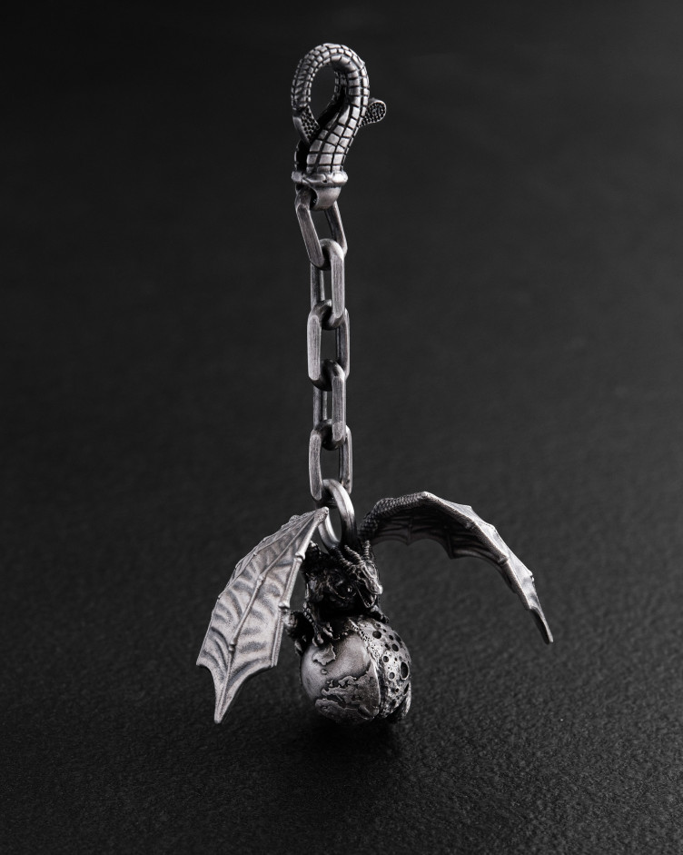 Серебряный брелок DRACO MUNDI