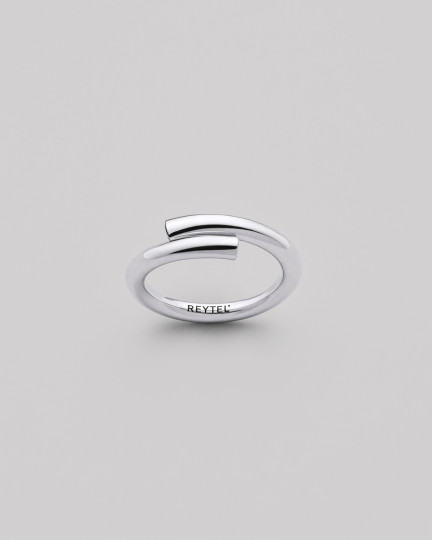 Серебряное кольцо LINE / Кольца Женские