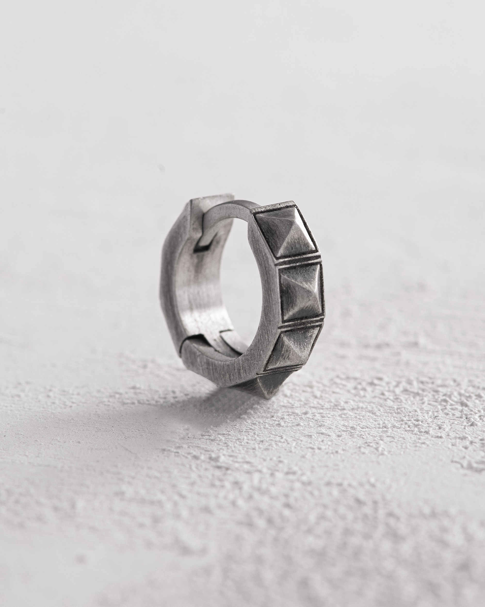 https://reytel.ua/image/catalog/Product/%D1%81%D0%B5%D1%80%D0%B5%D0%B6%D0%BA%D0%B8/69046271%20-%207688/796120_R.jpg
